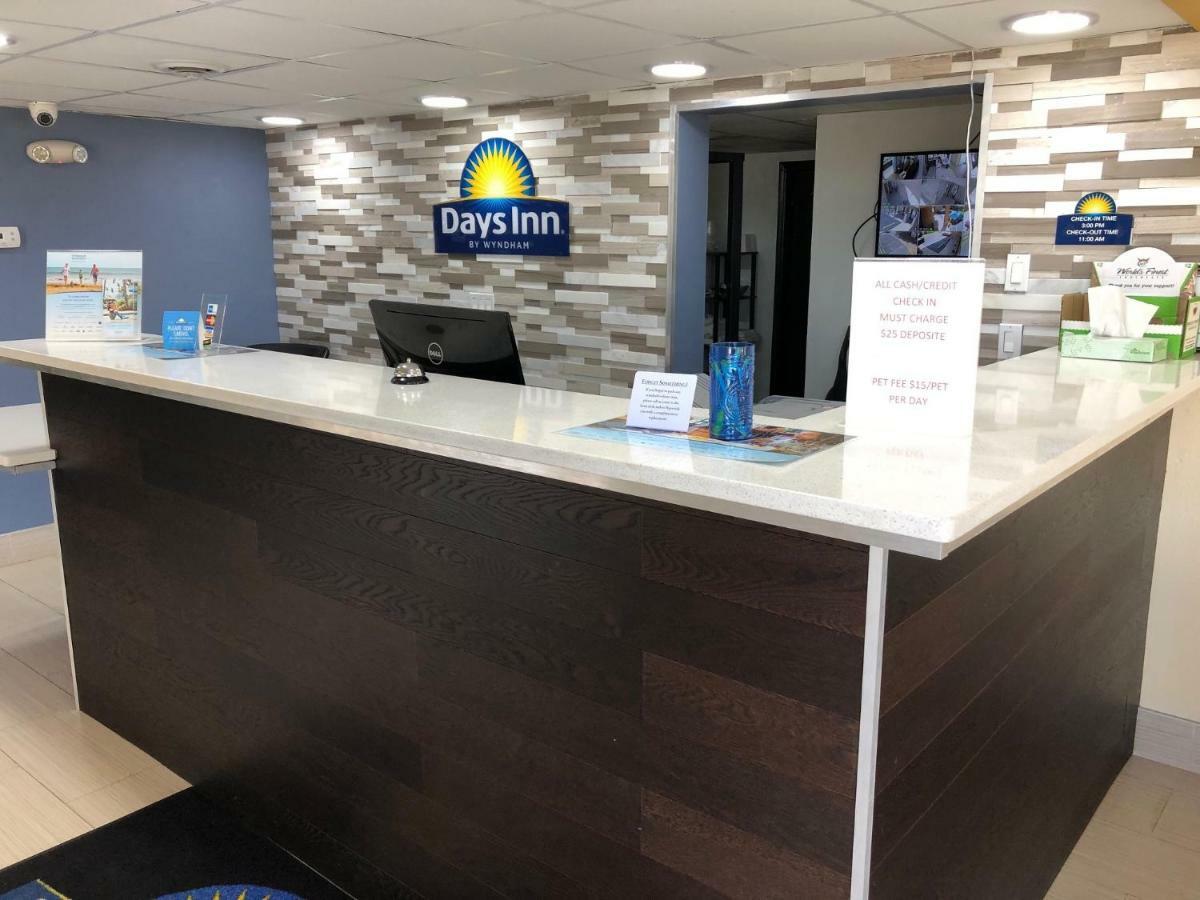 Days Inn By Wyndham King-Winston Salem Area Екстериор снимка